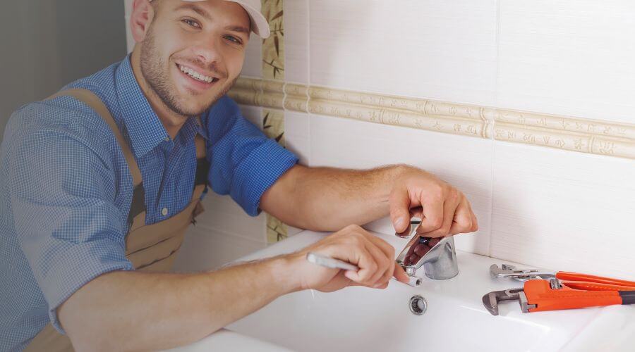 Handle or spout repair in Cynthiana, IN